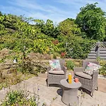 2 Bed In Oc-g0156 *